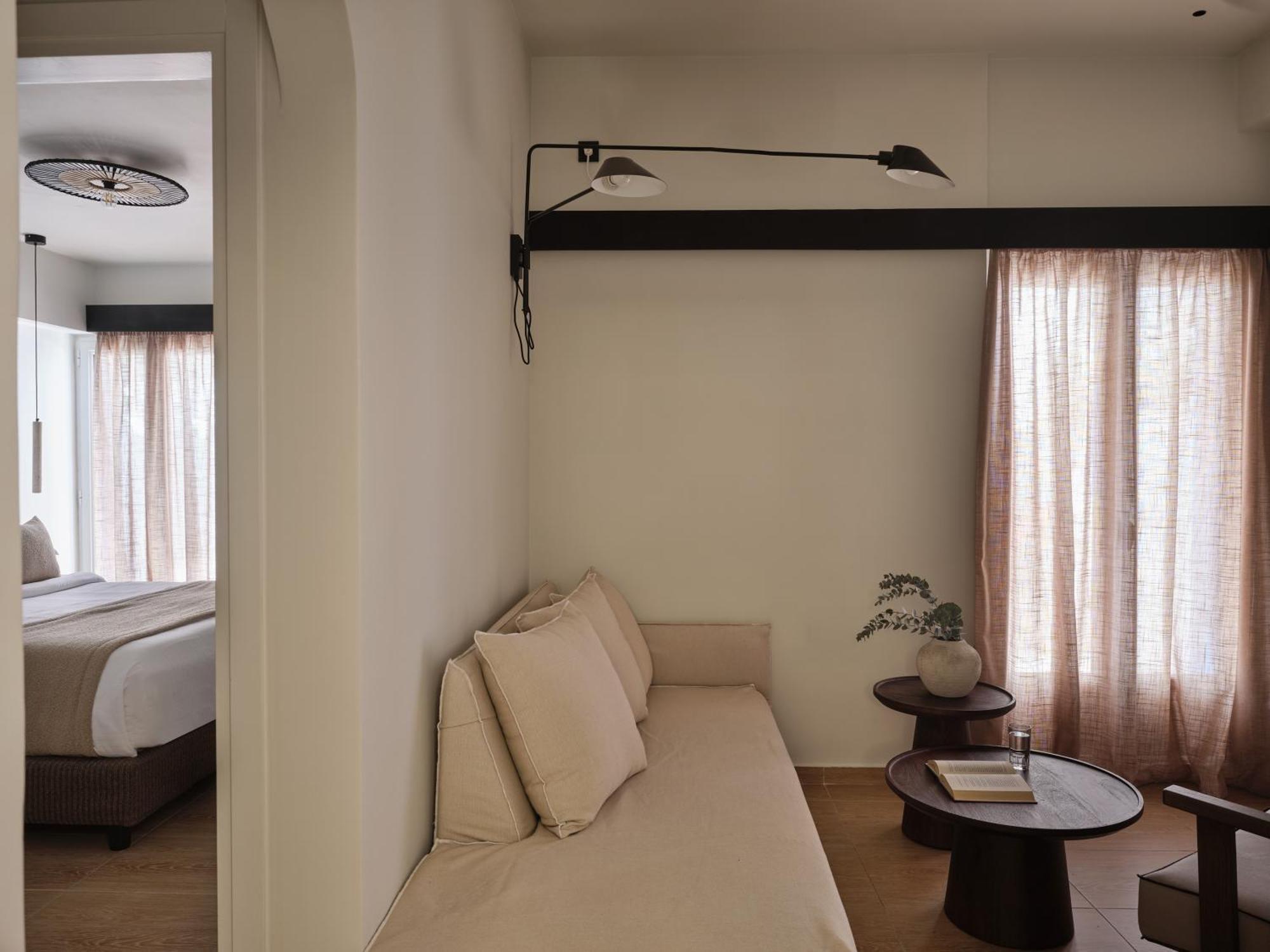 Loizos Stylish Residences Fira  Ngoại thất bức ảnh