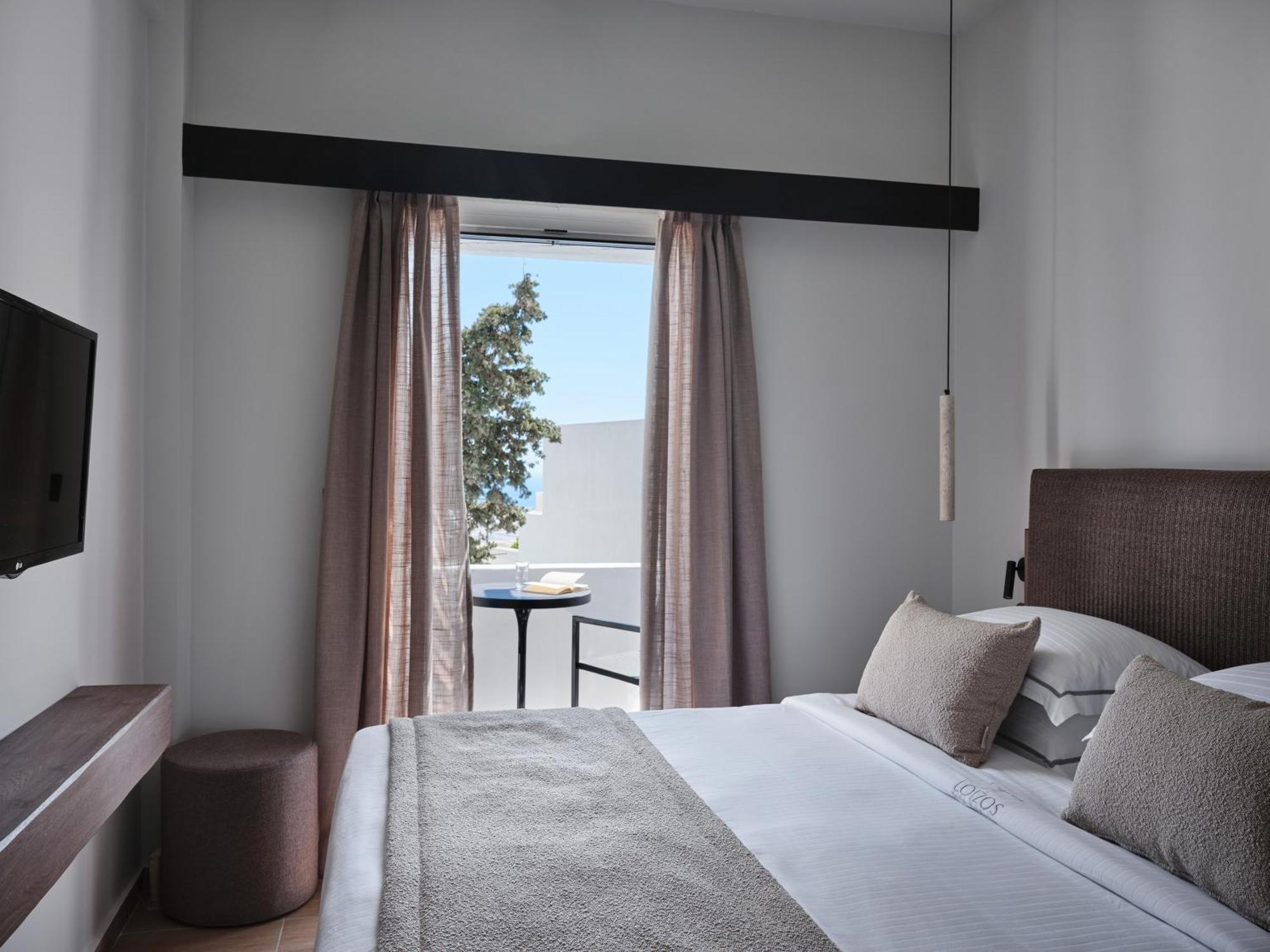 Loizos Stylish Residences Fira  Ngoại thất bức ảnh