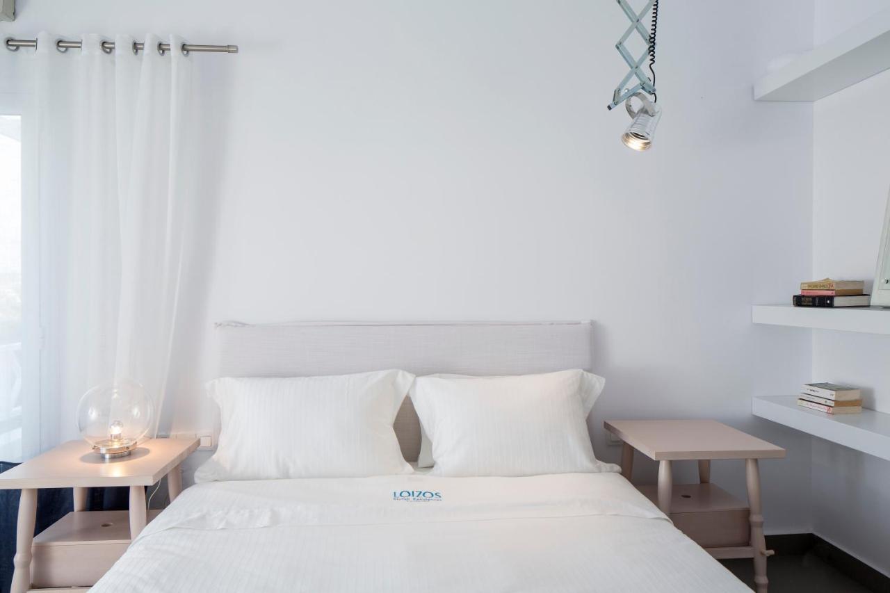 Loizos Stylish Residences Fira  Phòng bức ảnh